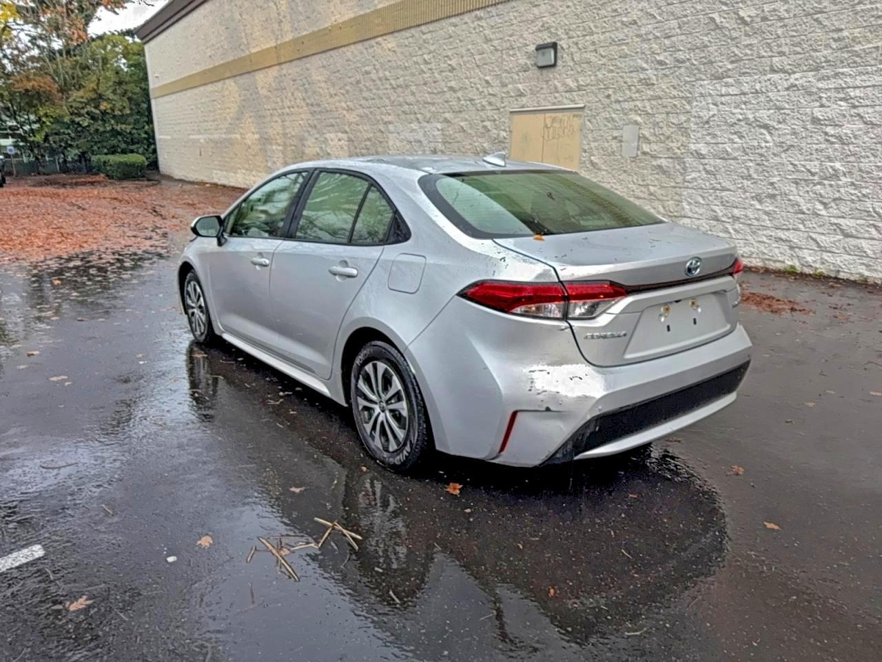 2022 Toyota Corolla Le - Image 3