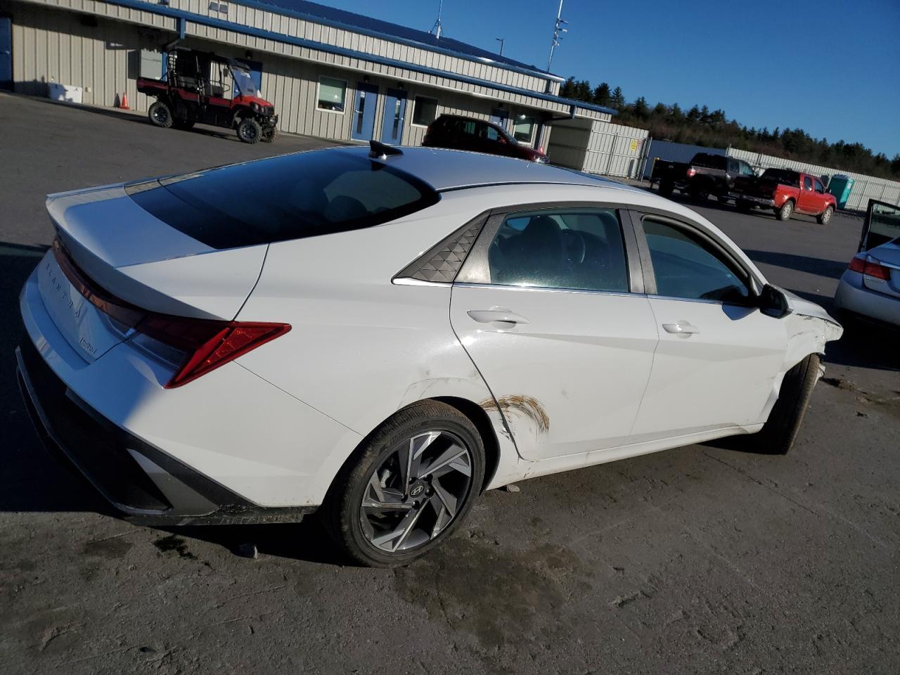 2025 Hyundai Elantra Limited - Фото 3