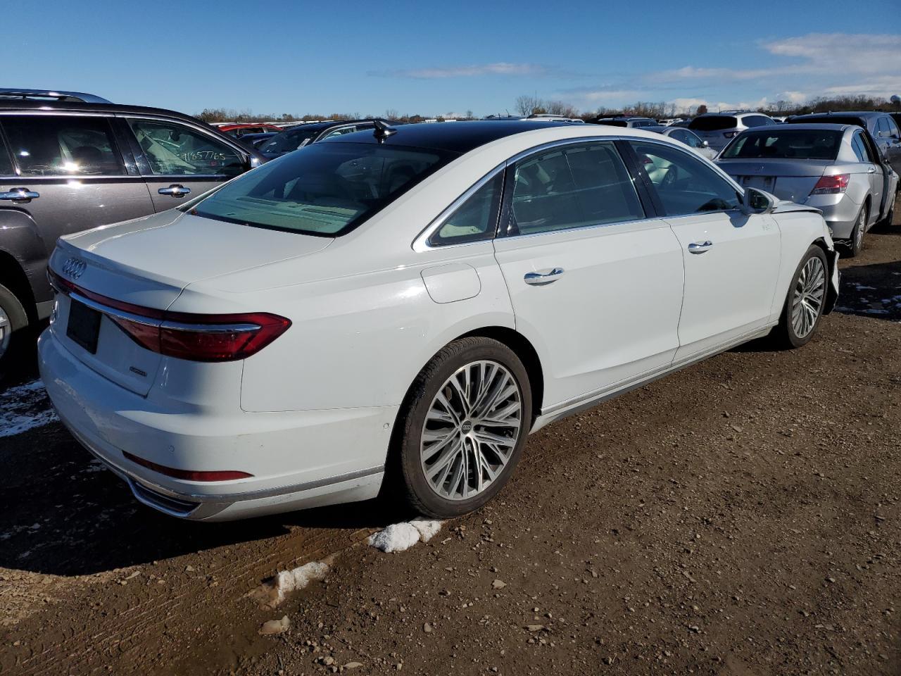 2021 Audi A8 L - Фото 3