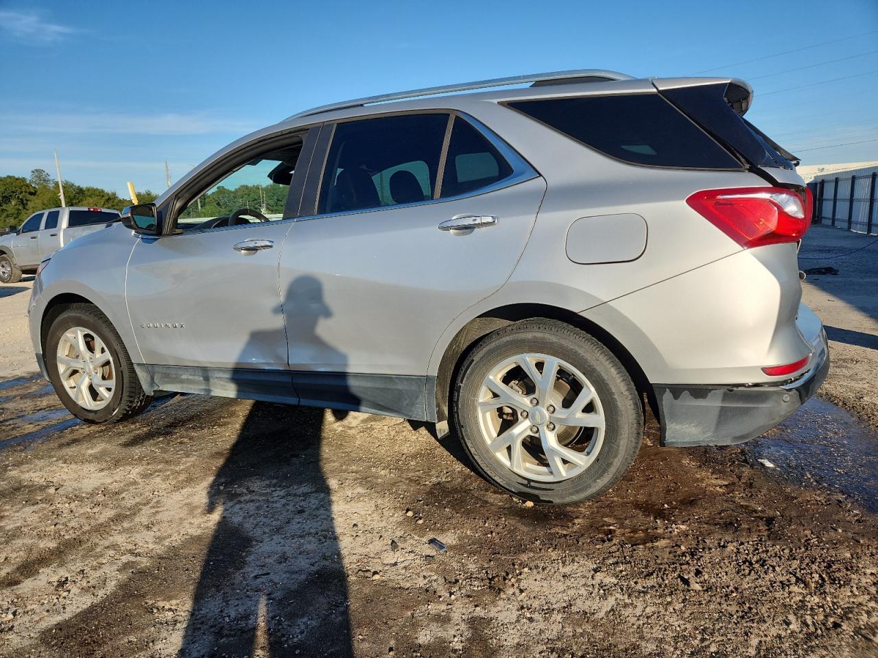 2018 Chevrolet Equinox Premier - Image 2