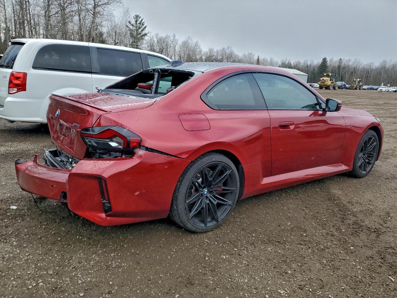 2025 BMW M2 - Фото 3