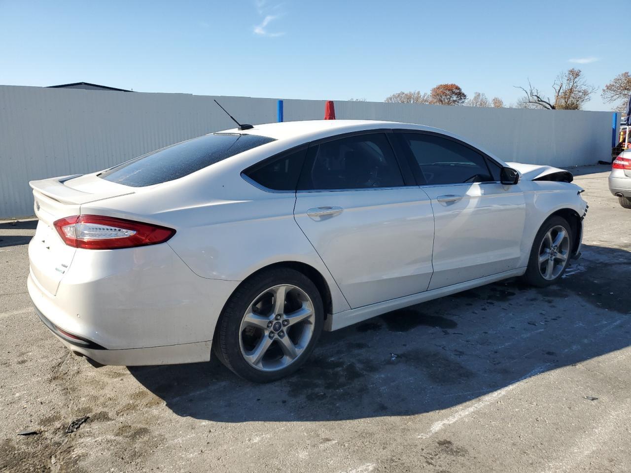 2013 Ford Fusion Se - Фото 3