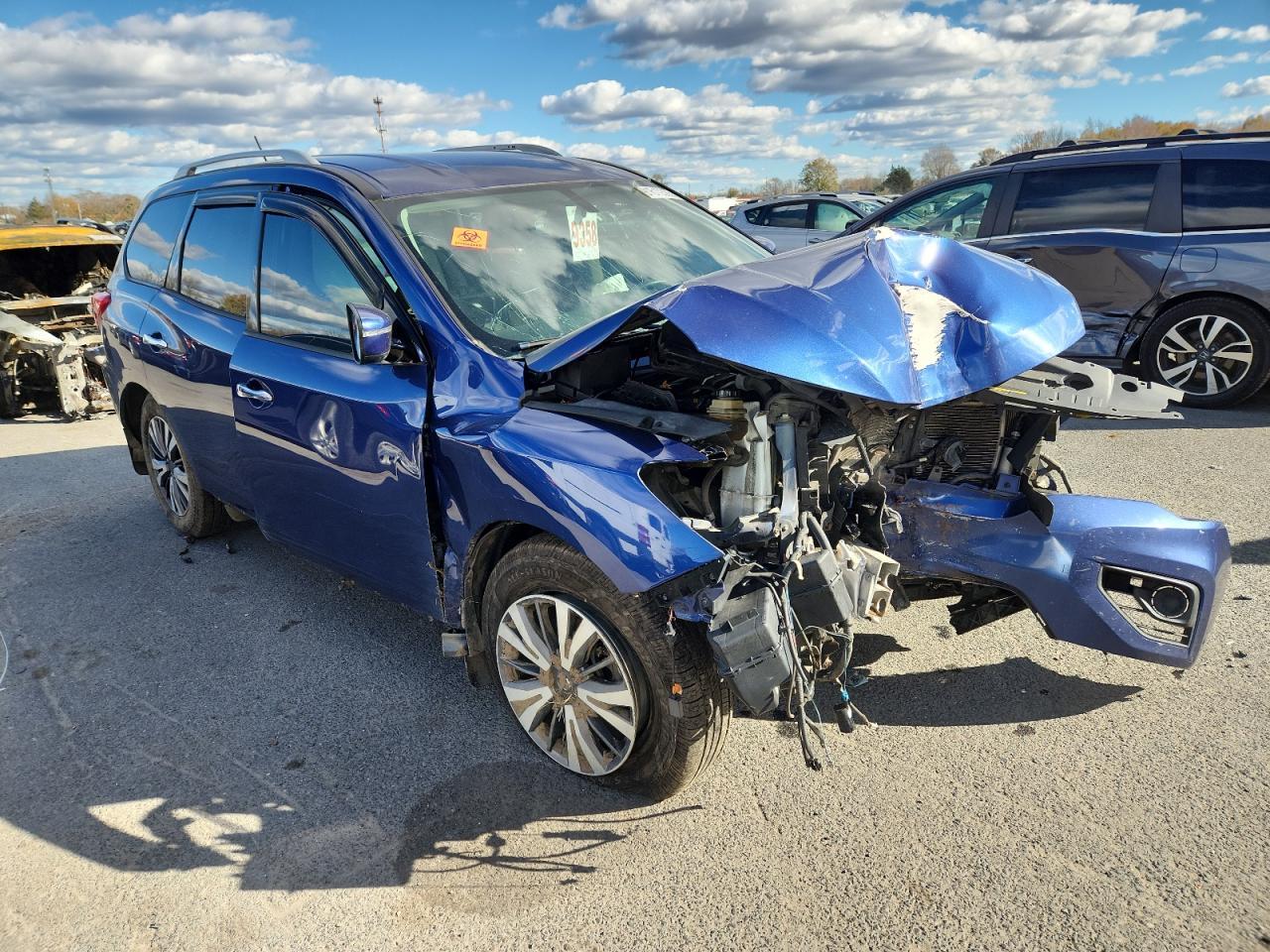2017 Nissan Pathfinder S - Фото 4