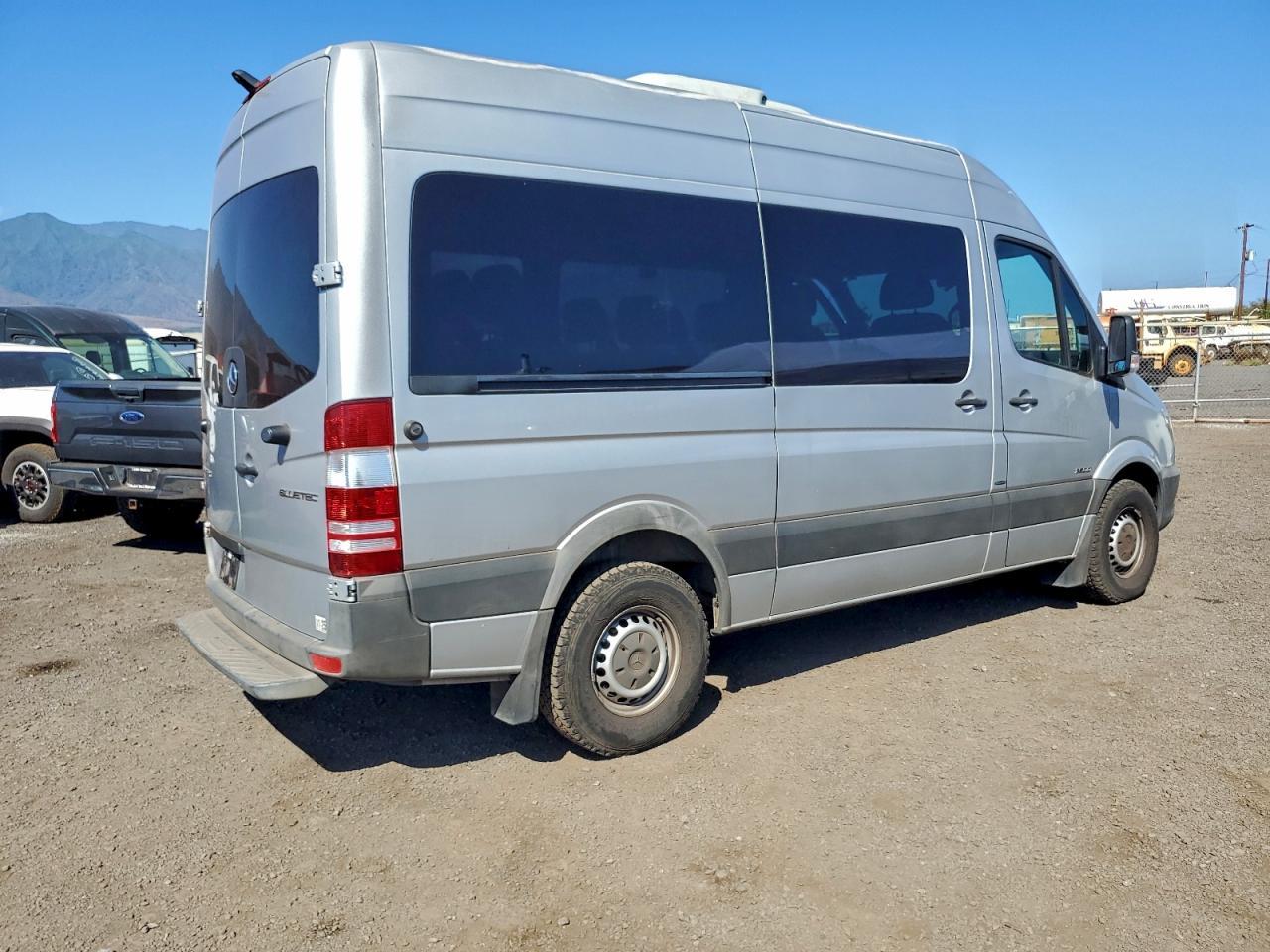 2016 Mercedes-Benz Sprinter 2500 - Image 3