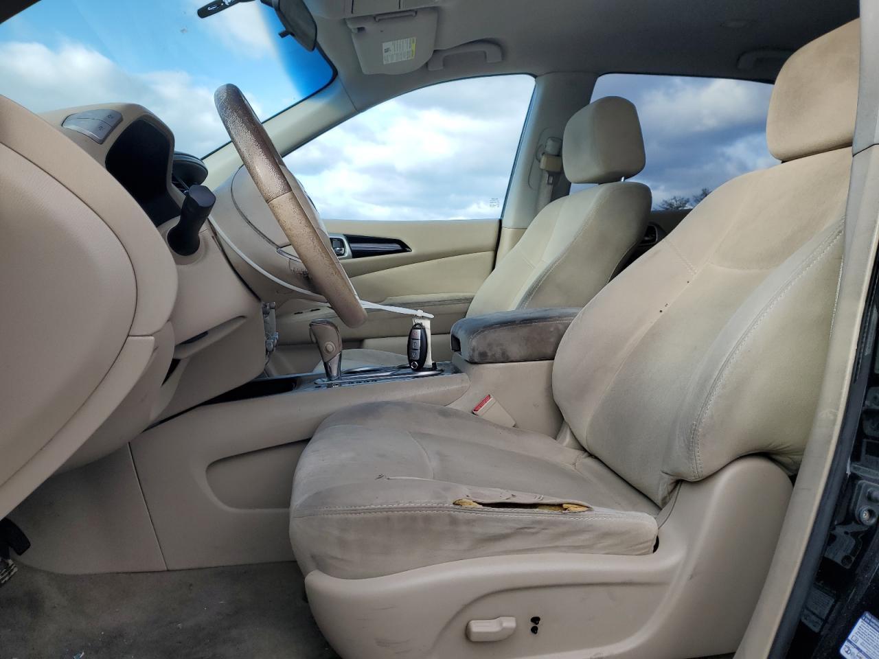 2014 Nissan Pathfinder S - Image 7