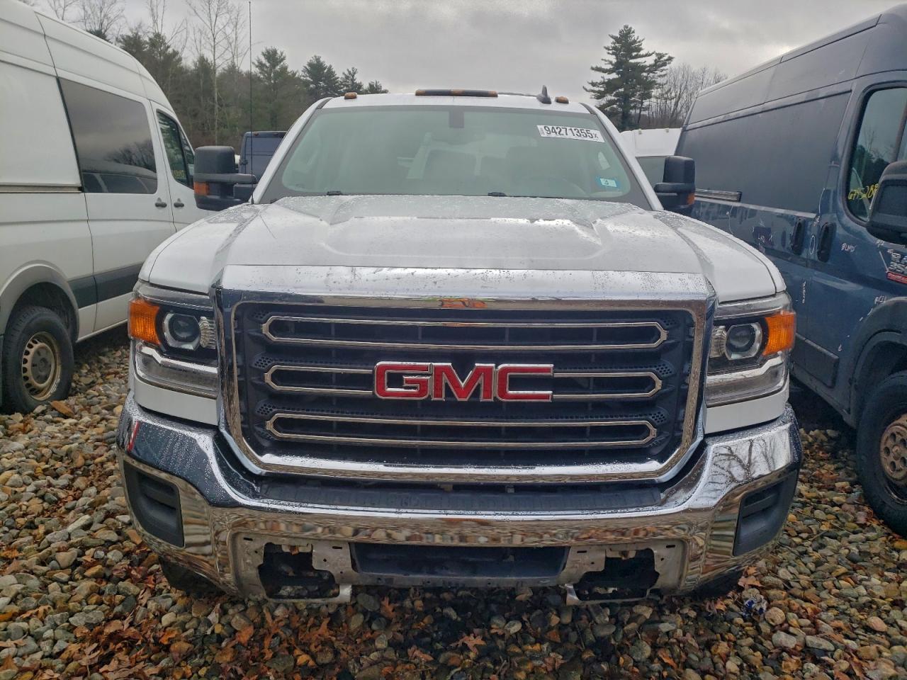 2017 GMC Sierra K3500 - Image 5