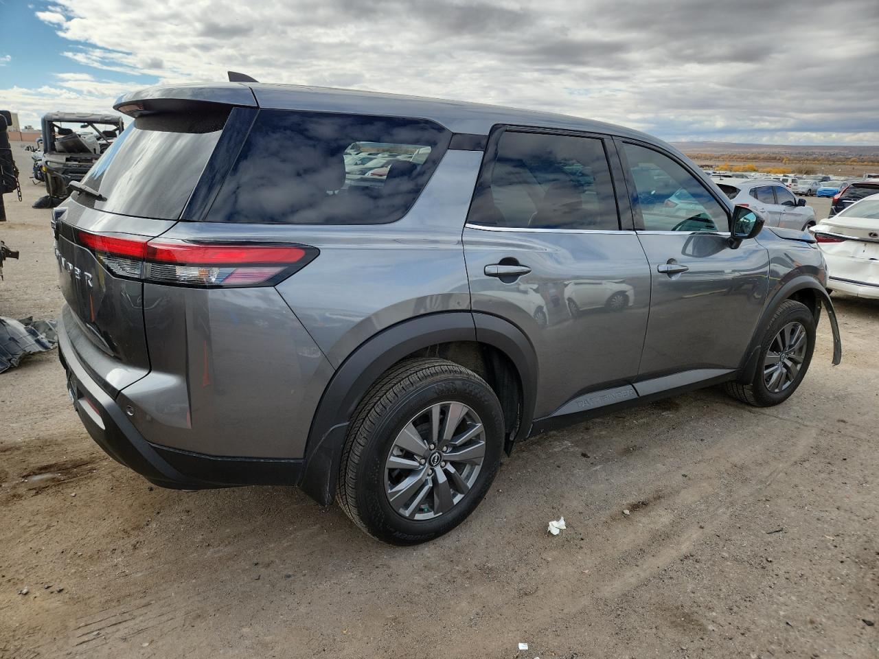 2023 Nissan Pathfinder S - Фото 3