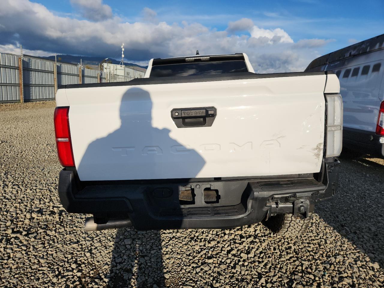 2024 Toyota Tacoma Xtracab - Image 6