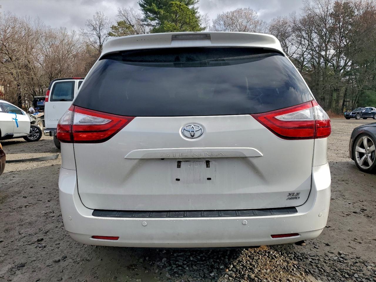 2017 Toyota Sienna Xle 7-Passenger - Фото 6