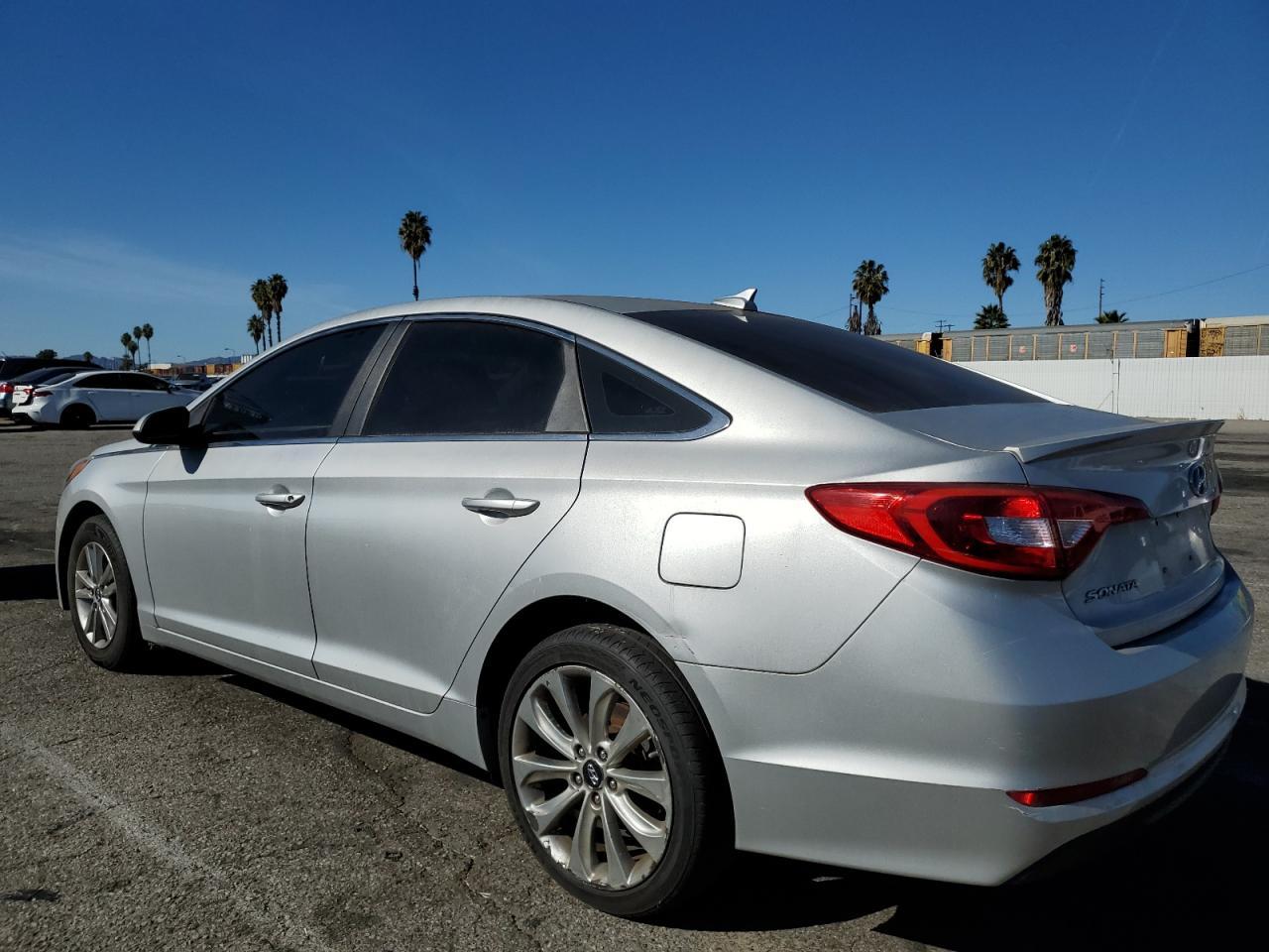 2016 Hyundai Sonata Se - Image 2