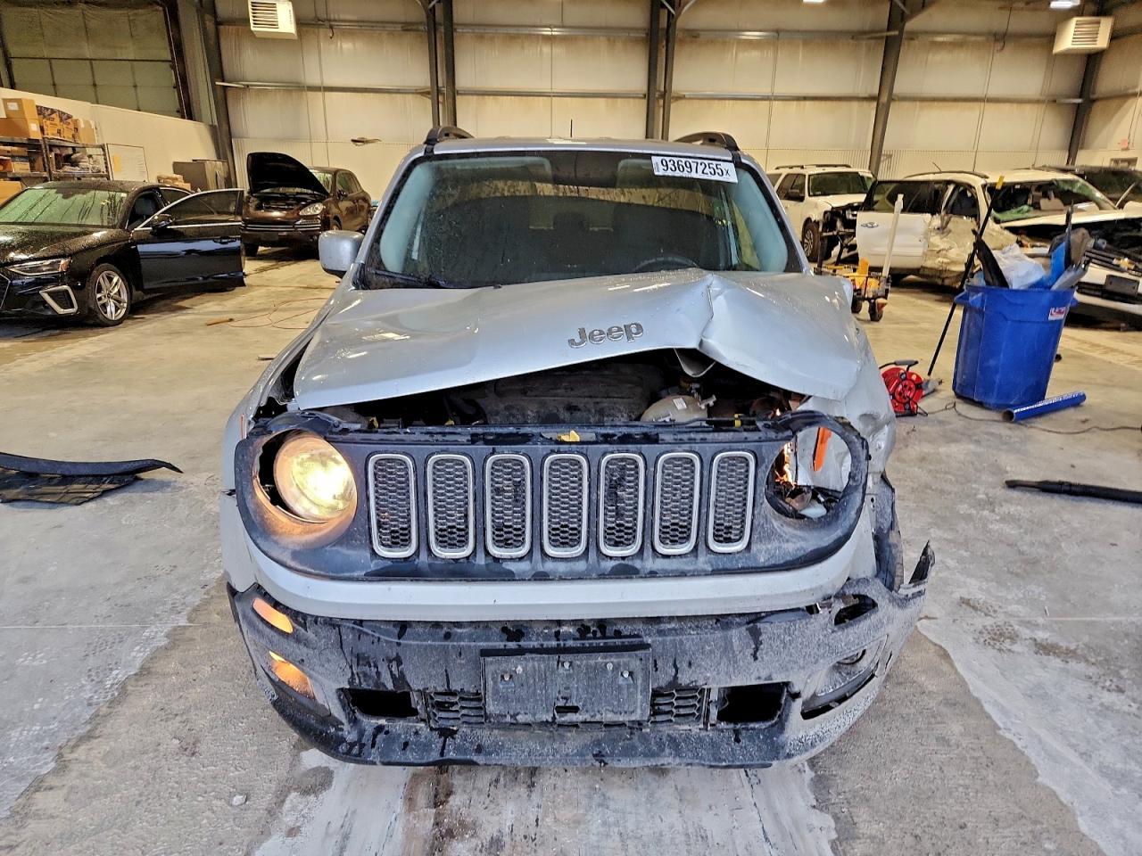 2016 Jeep Renegade Latitude - Image 5