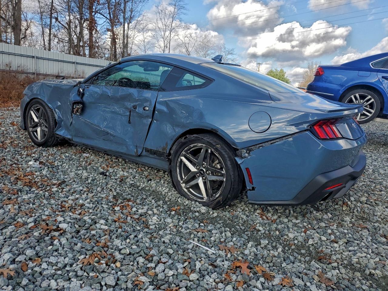 2024 Ford Mustang - Image 2