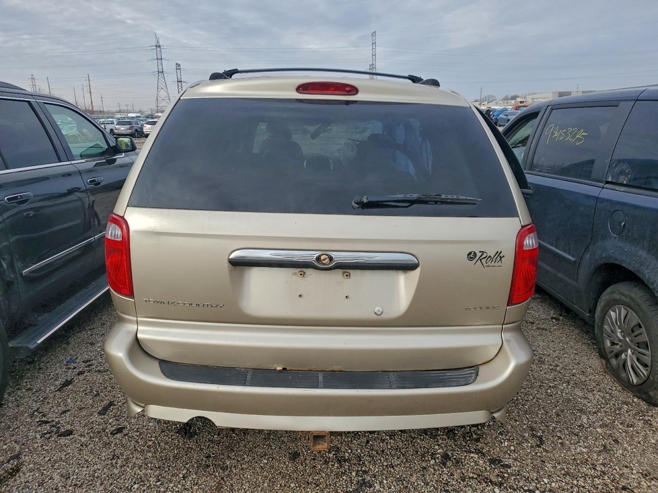 2007 Chrysler Town & Country Touring - Image 6