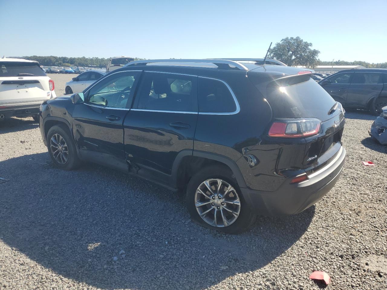 2019 Jeep Cherokee Latitude Plus - Image 2