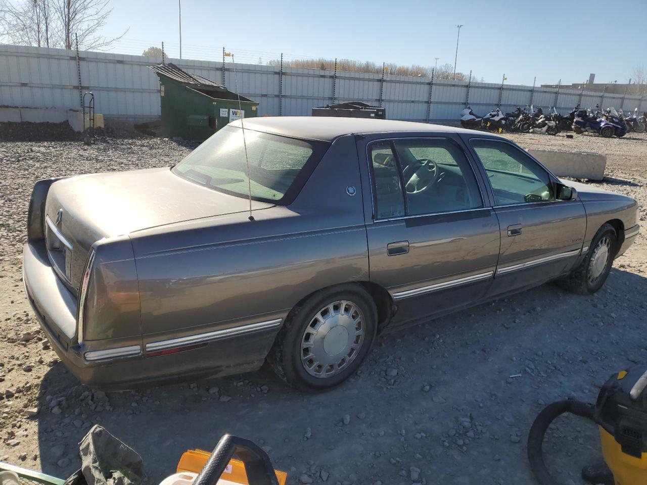 1998 Cadillac Deville - Фото 3