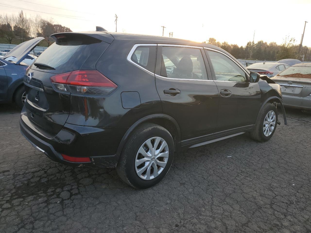 2018 Nissan Rogue S - Фото 3