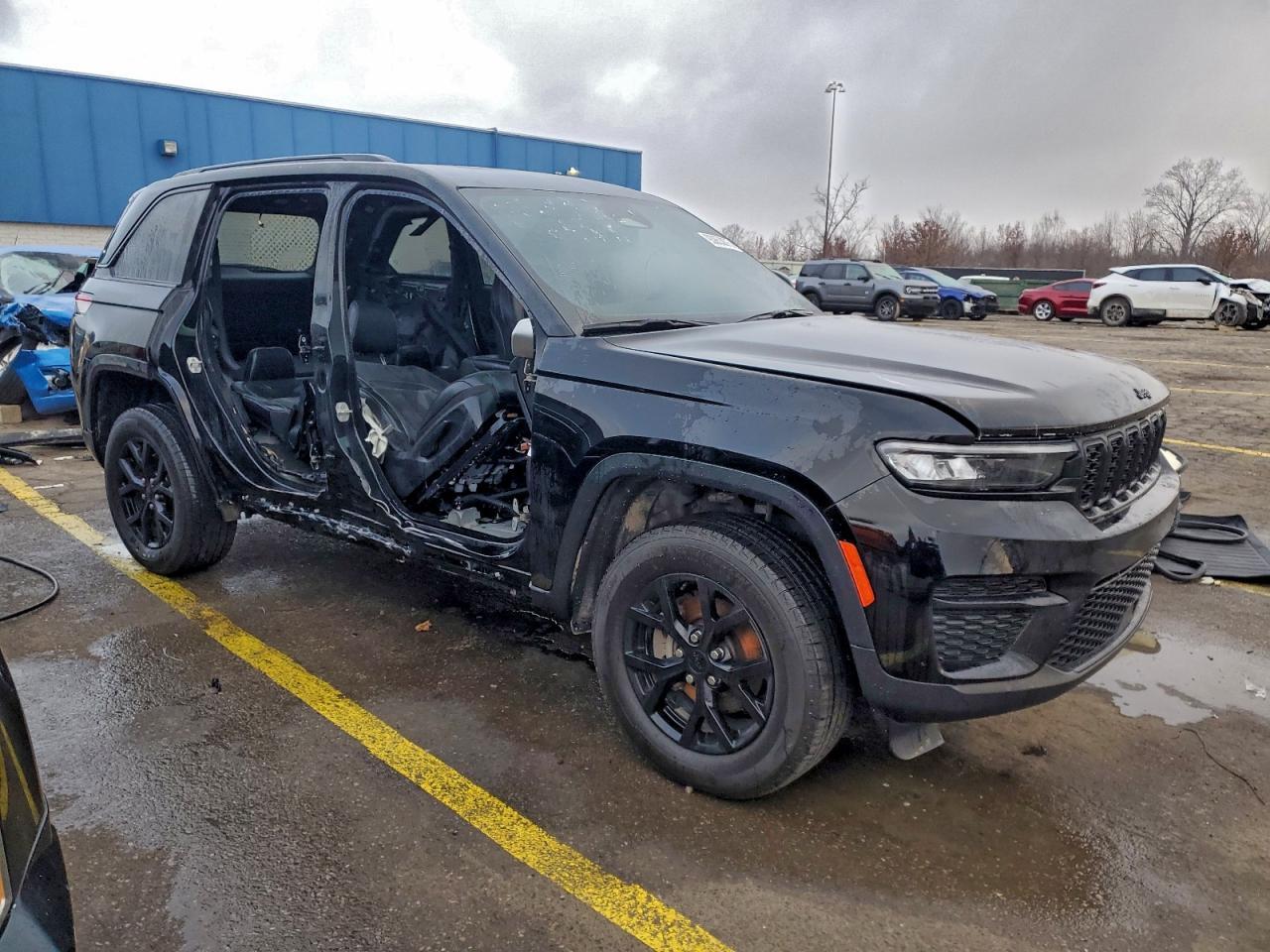 2024 Jeep Grand Cherokee Laredo - Image 4