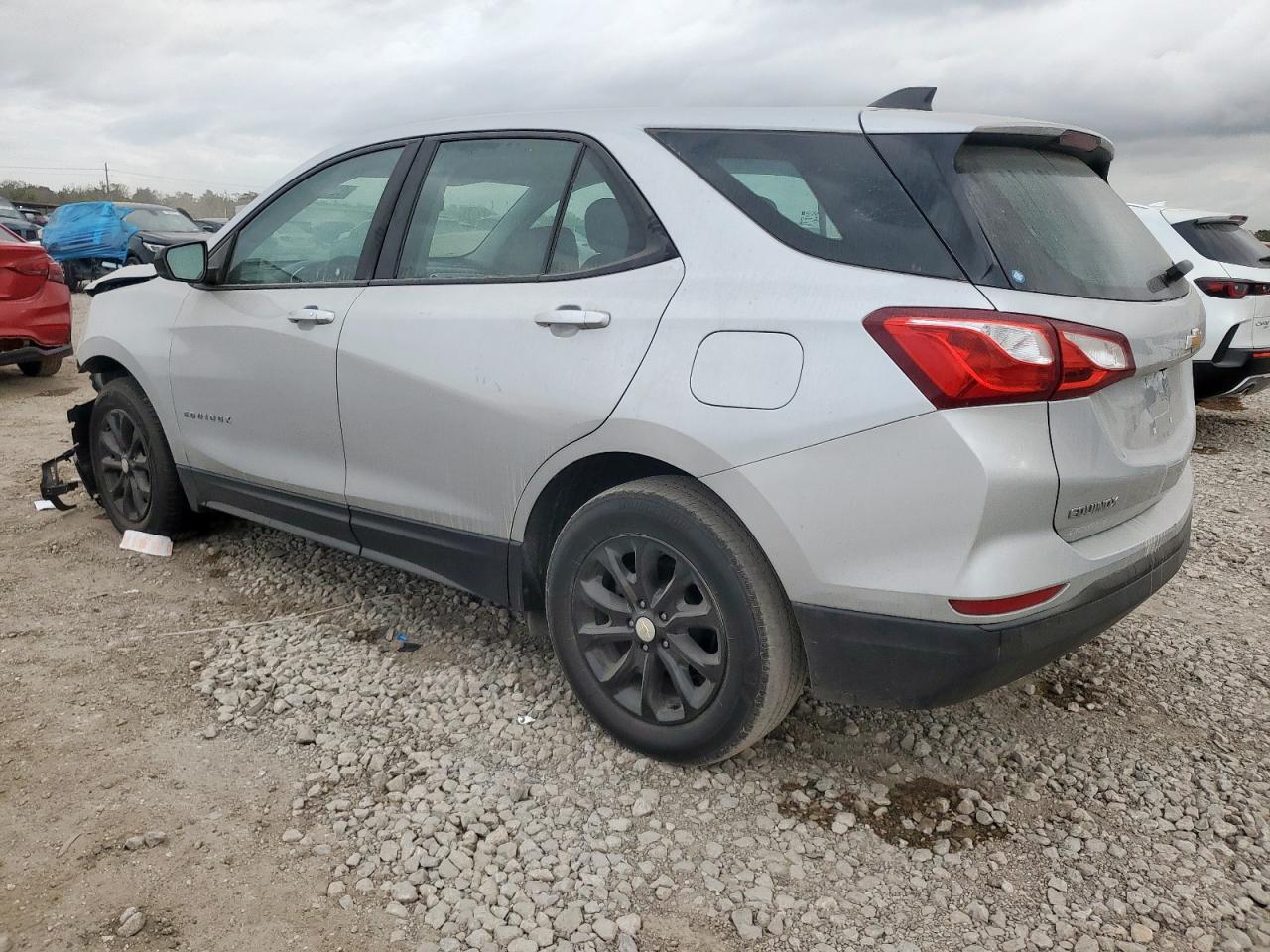 2021 Chevrolet Equinox Ls - Image 2