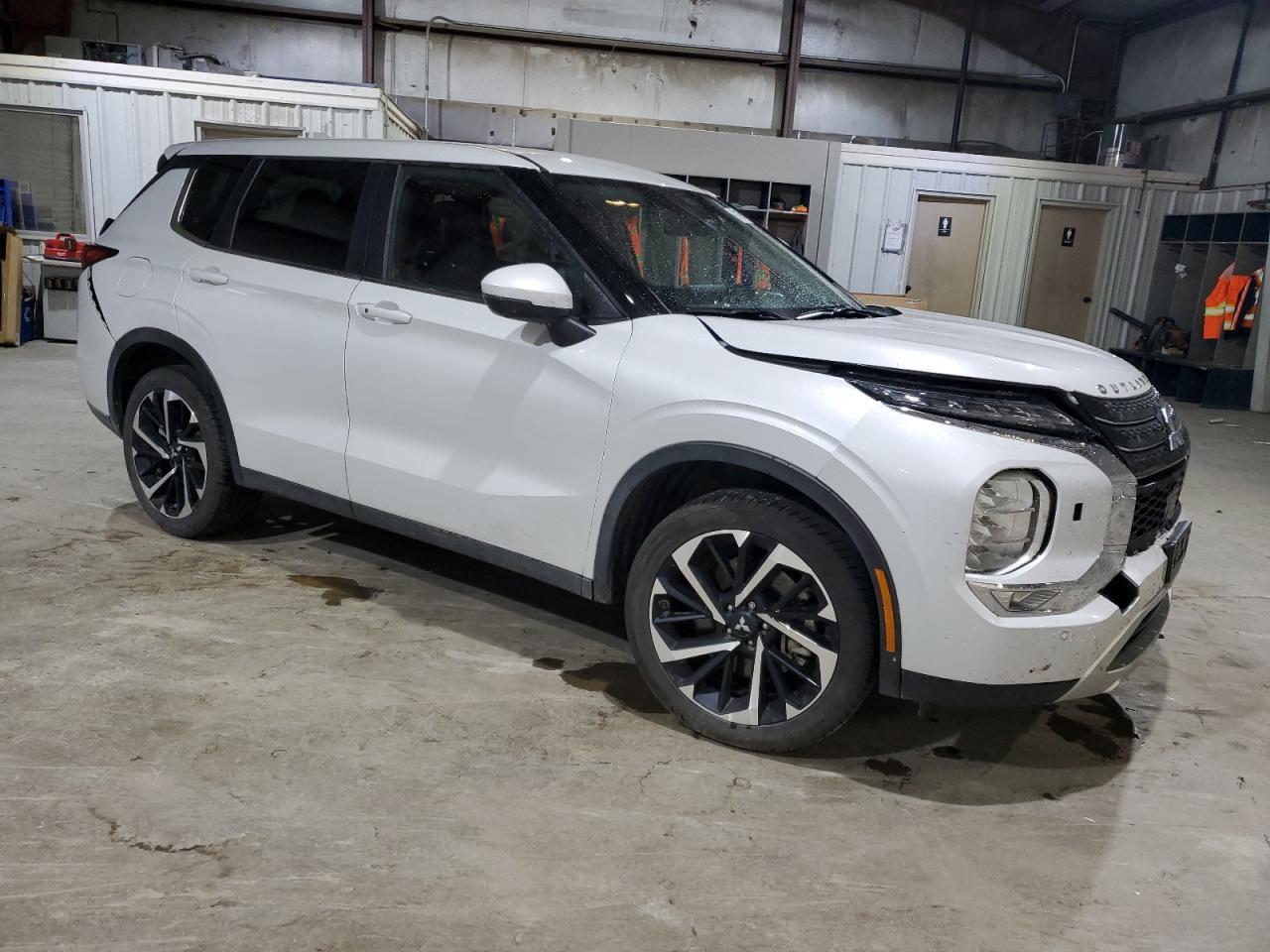 2024 Mitsubishi Outlander Se - Image 4