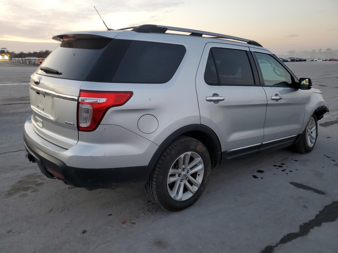 2011 Ford Explorer Xlt - Фото 3