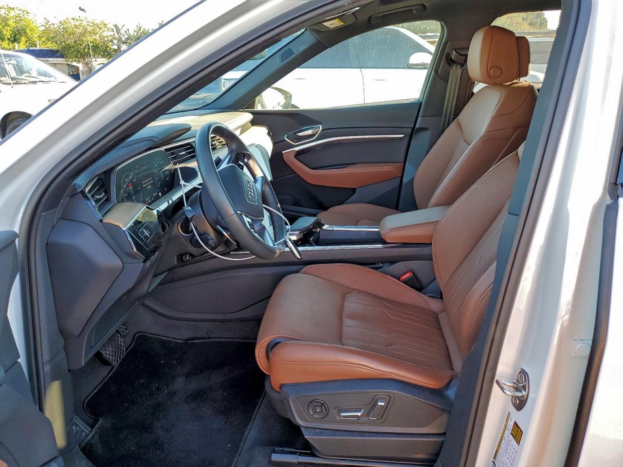 2024 Audi Q8 E-Tron Prestige - Image 7