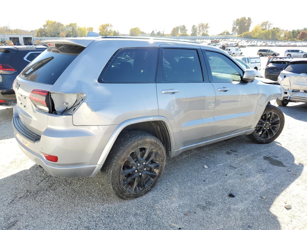 2021 Jeep Grand Cherokee Laredo - Фото 3