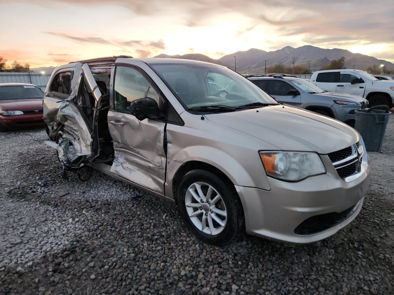 2014 Dodge Grand Caravan Sxt - Image 4