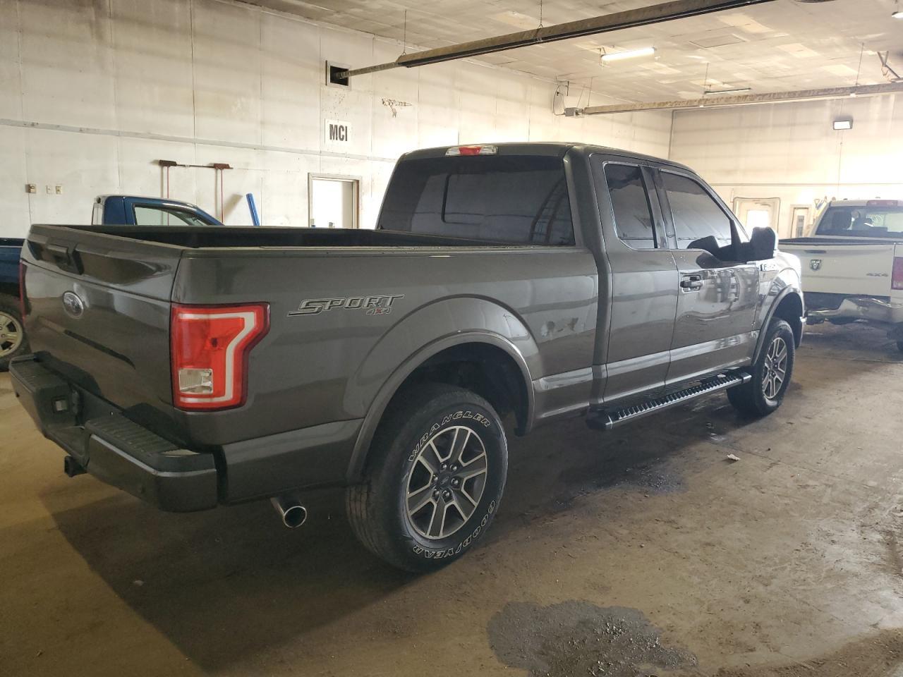 2015 Ford F150 Super Cab - Фото 3