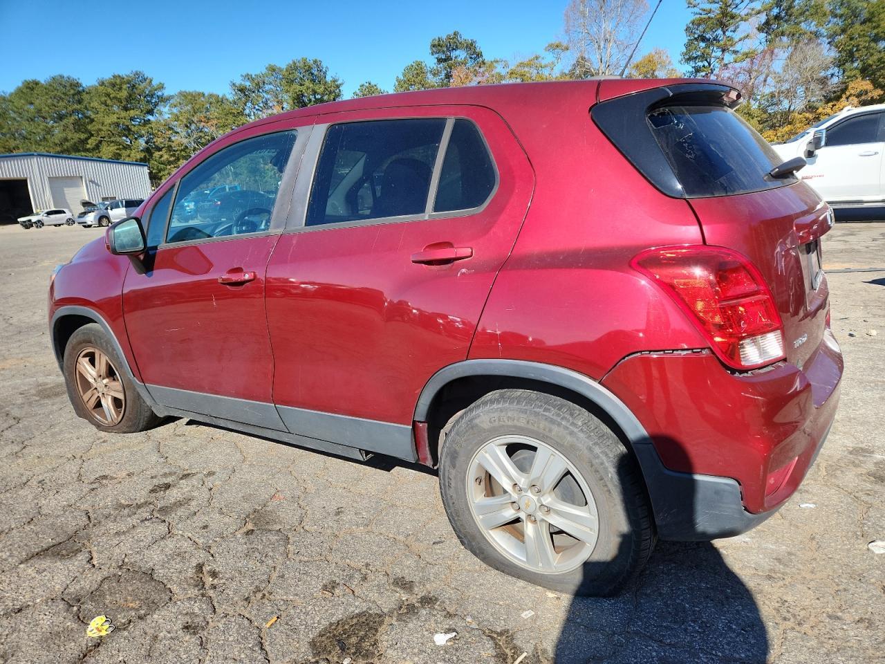 2021 Chevrolet Trax Ls - Image 2
