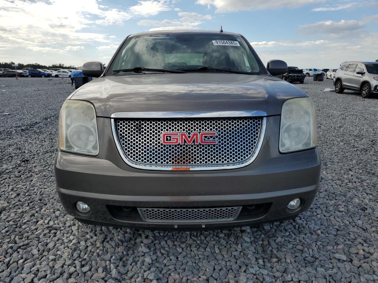 2012 GMC Yukon Denali Hybrid - Image 5