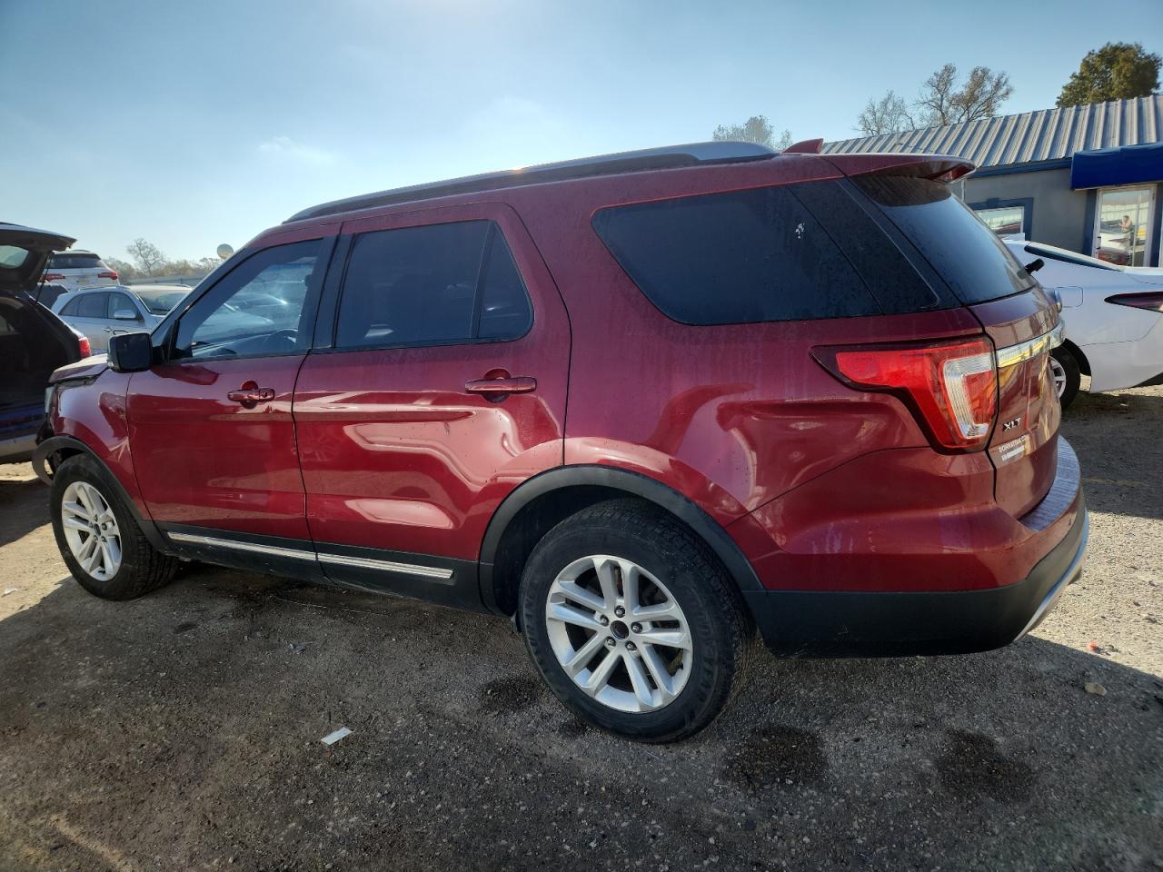 2016 Ford Explorer Xlt - Фото 2
