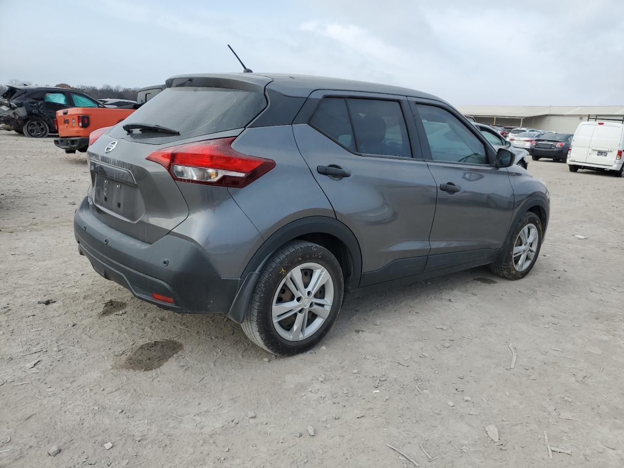 2020 Nissan Kicks S - Фото 3