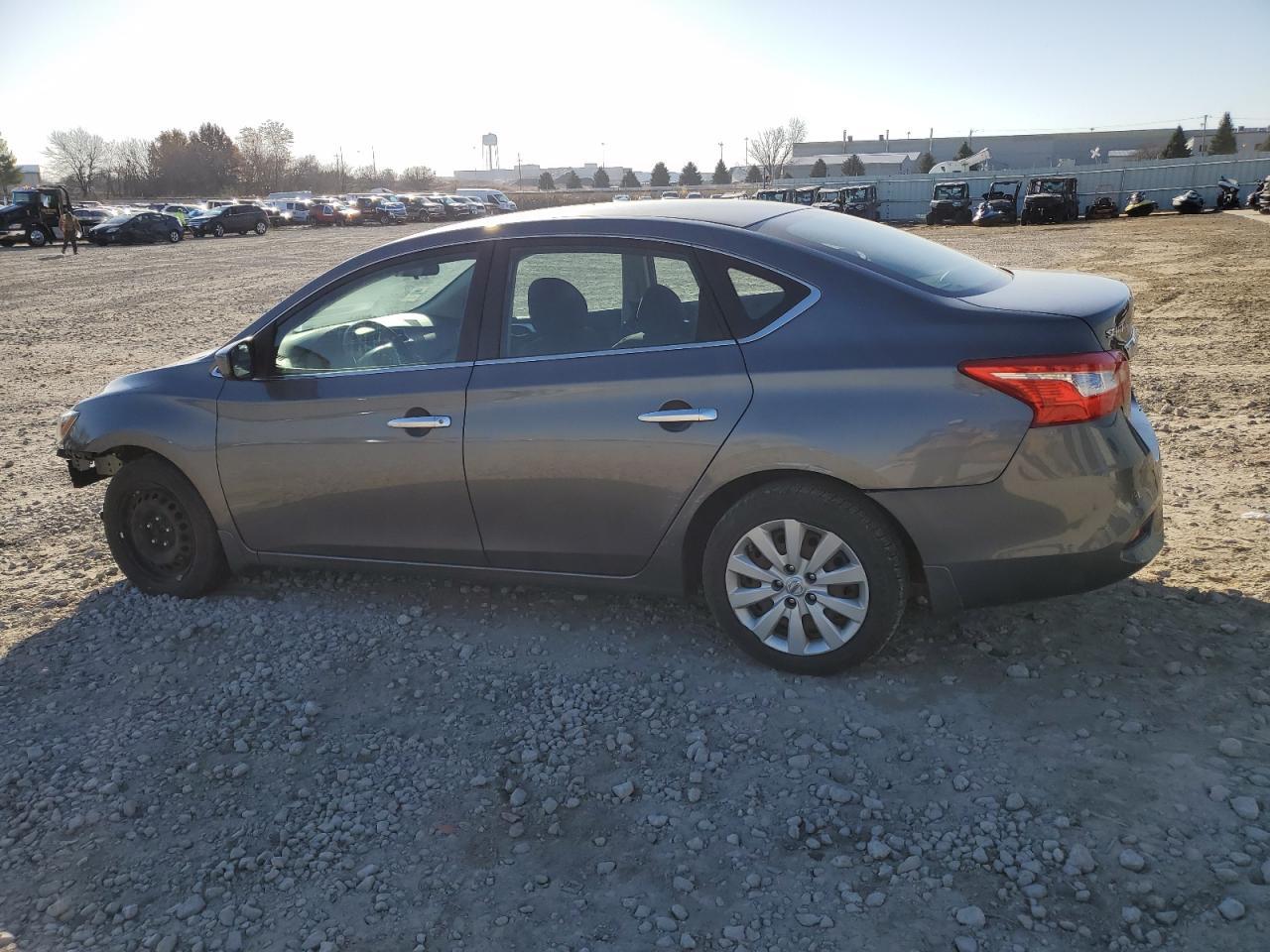 2016 Nissan Sentra S - Фото 2