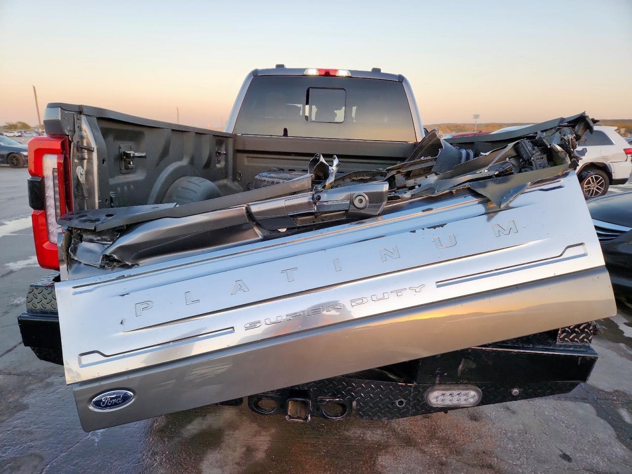 2024 Ford F350 Super Duty - Фото 6