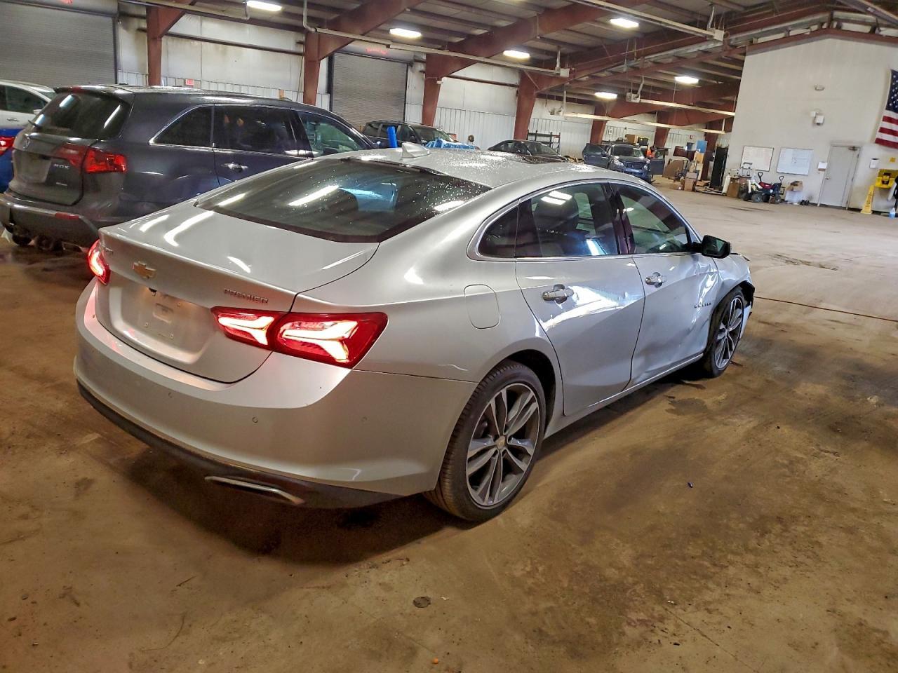 2020 Chevrolet Malibu Premier - Фото 3