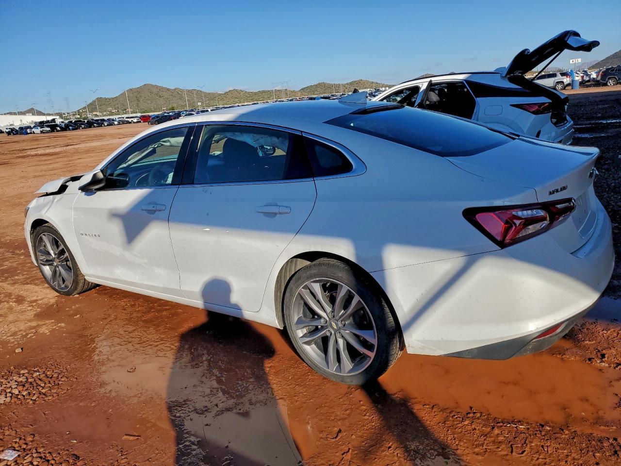 2022 Chevrolet Malibu Lt - Image 2