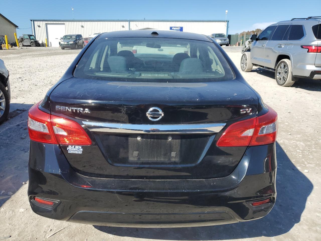 2019 Nissan Sentra S - Фото 6