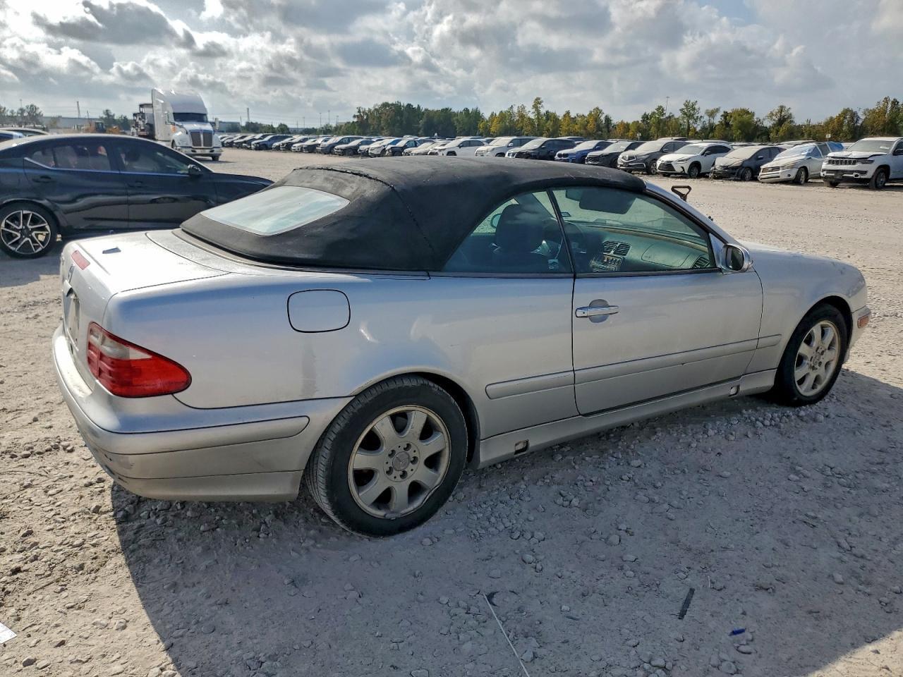 2002 Mercedes-Benz Clk 320 - Image 3