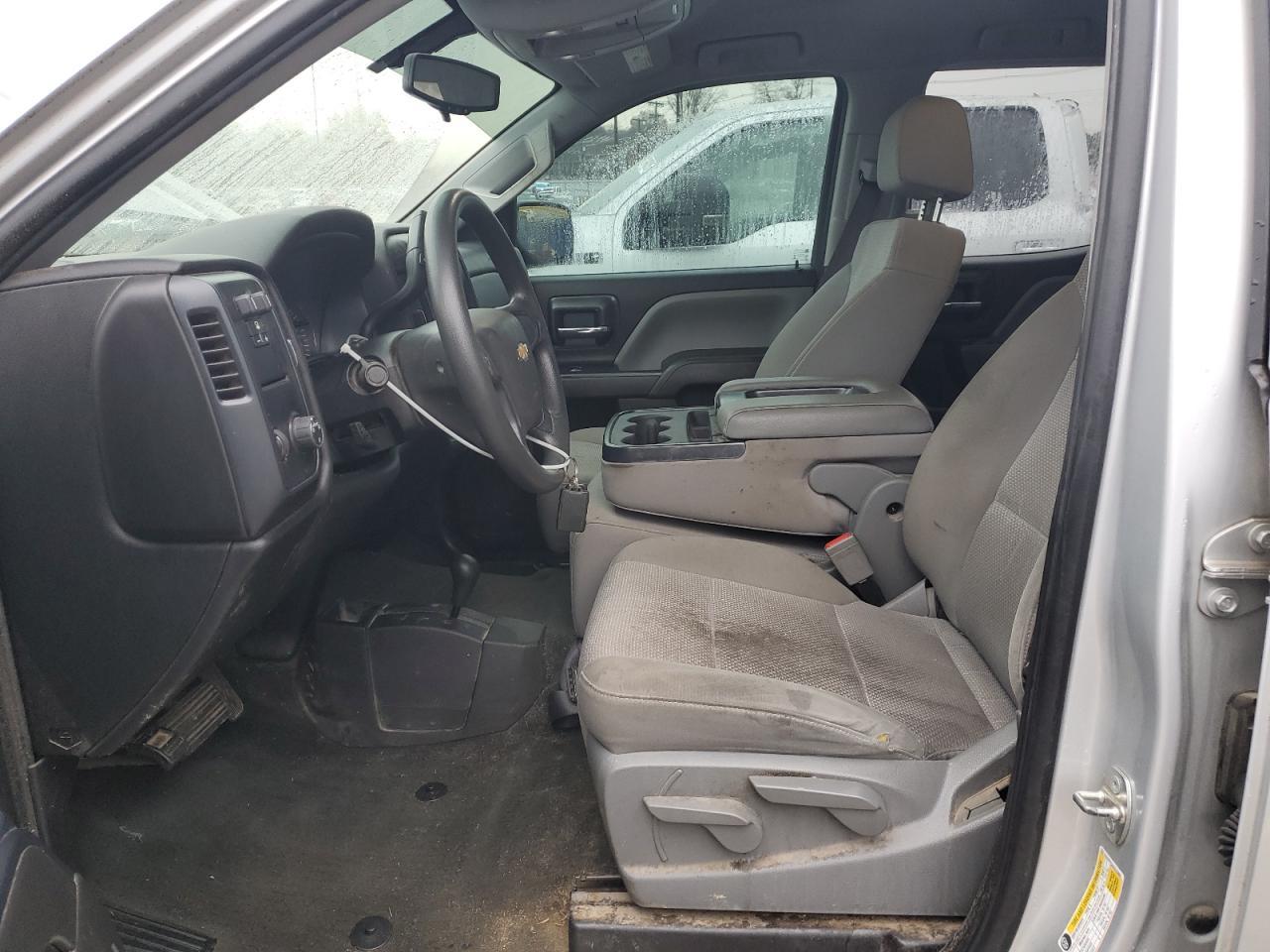 2017 Chevrolet Silverado K1500 Custom - Фото 7