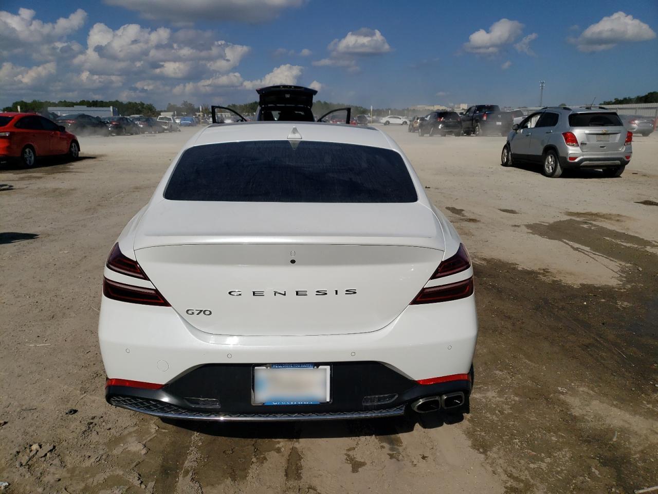 2022 Genesis G70 2.0T - Фото 6