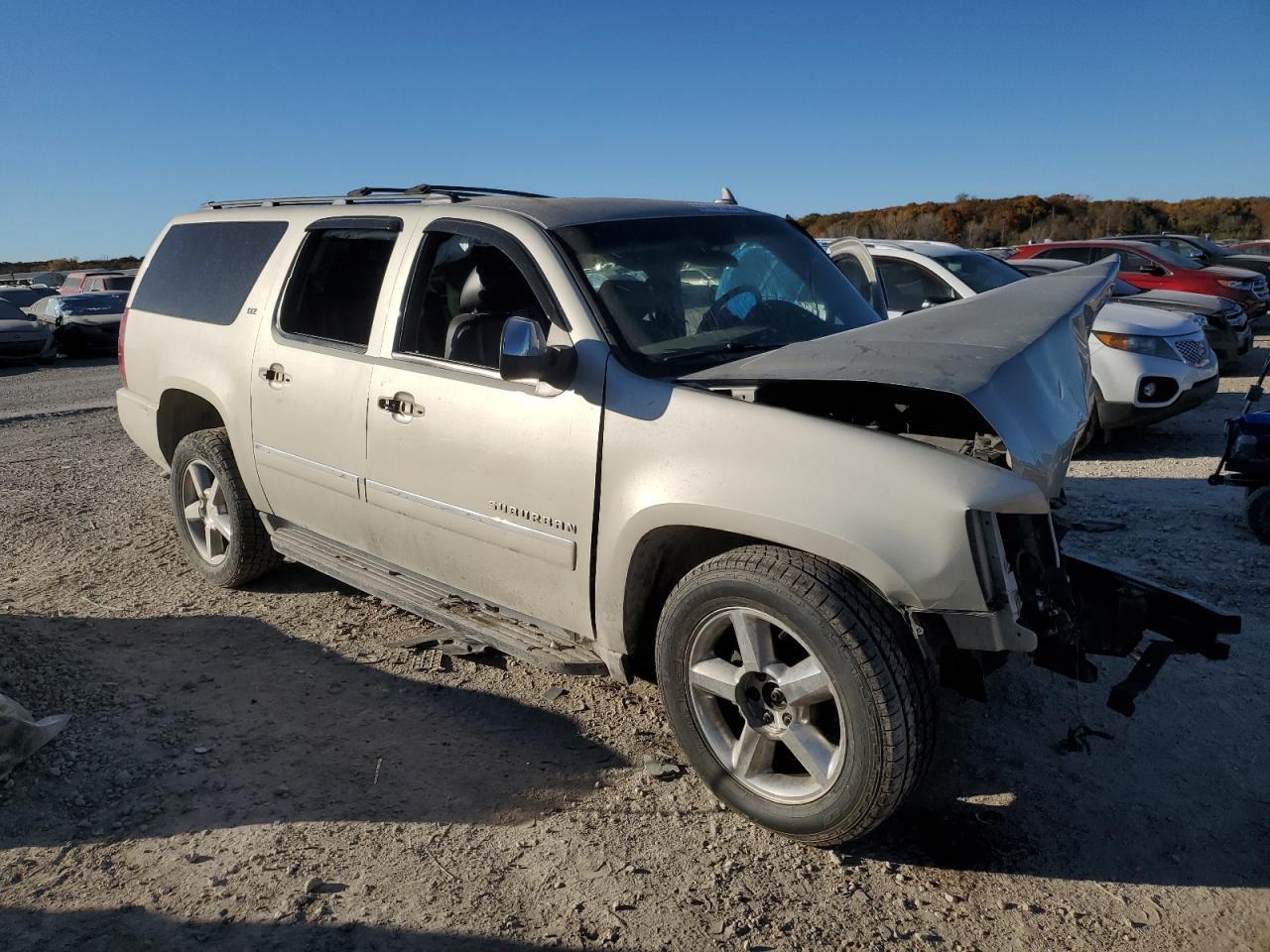 2014 Chevrolet Suburban K1500 Ltz - Image 4
