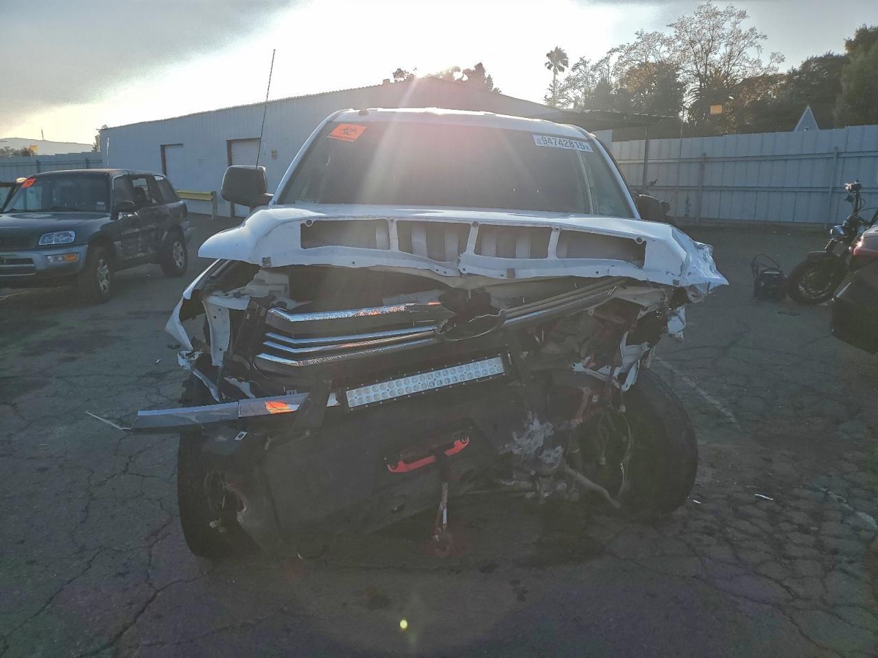 2017 Toyota Tundra Double Cab Sr - Image 5