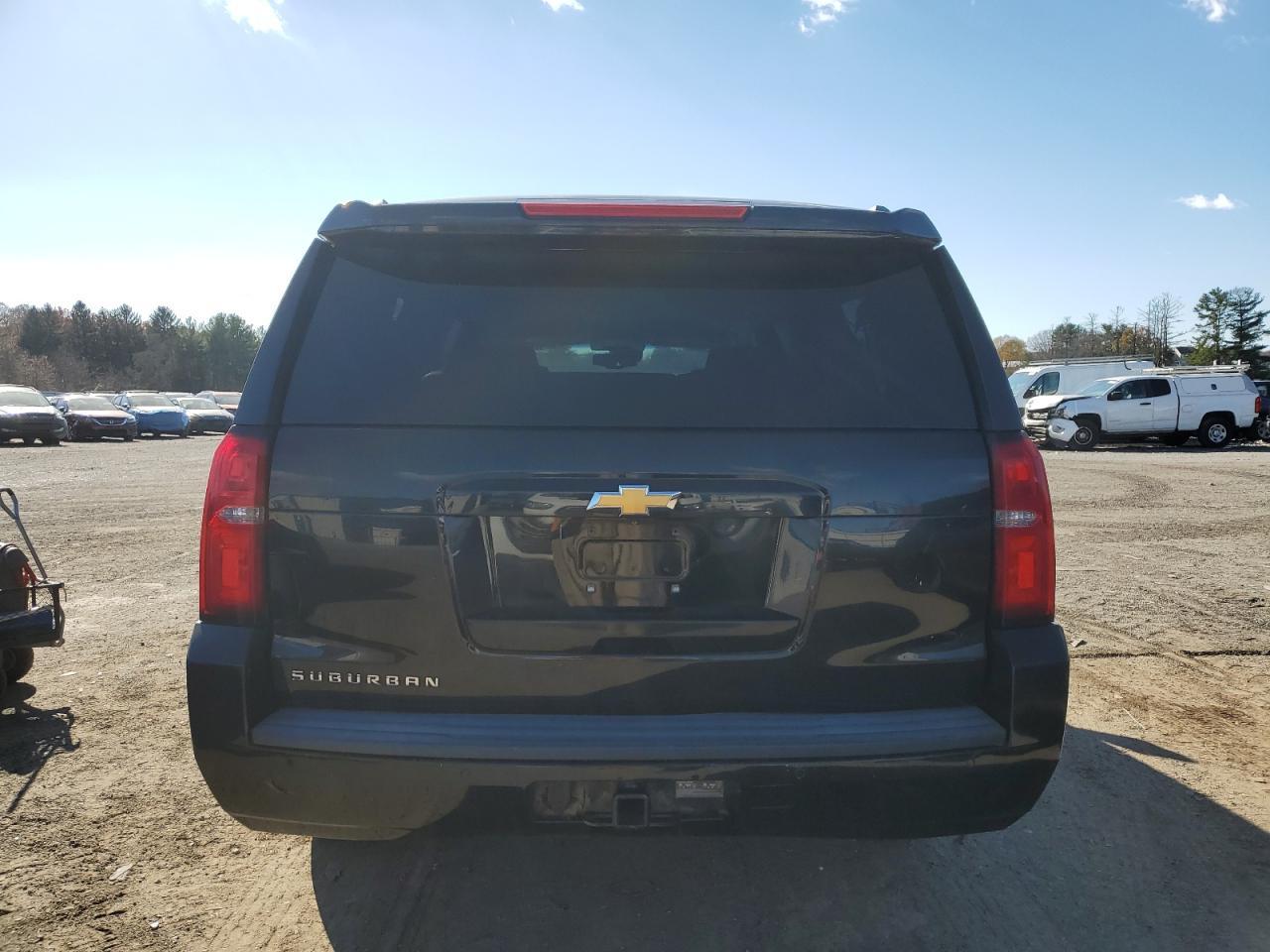 2018 Chevrolet Suburban K1500 Lt - Image 6