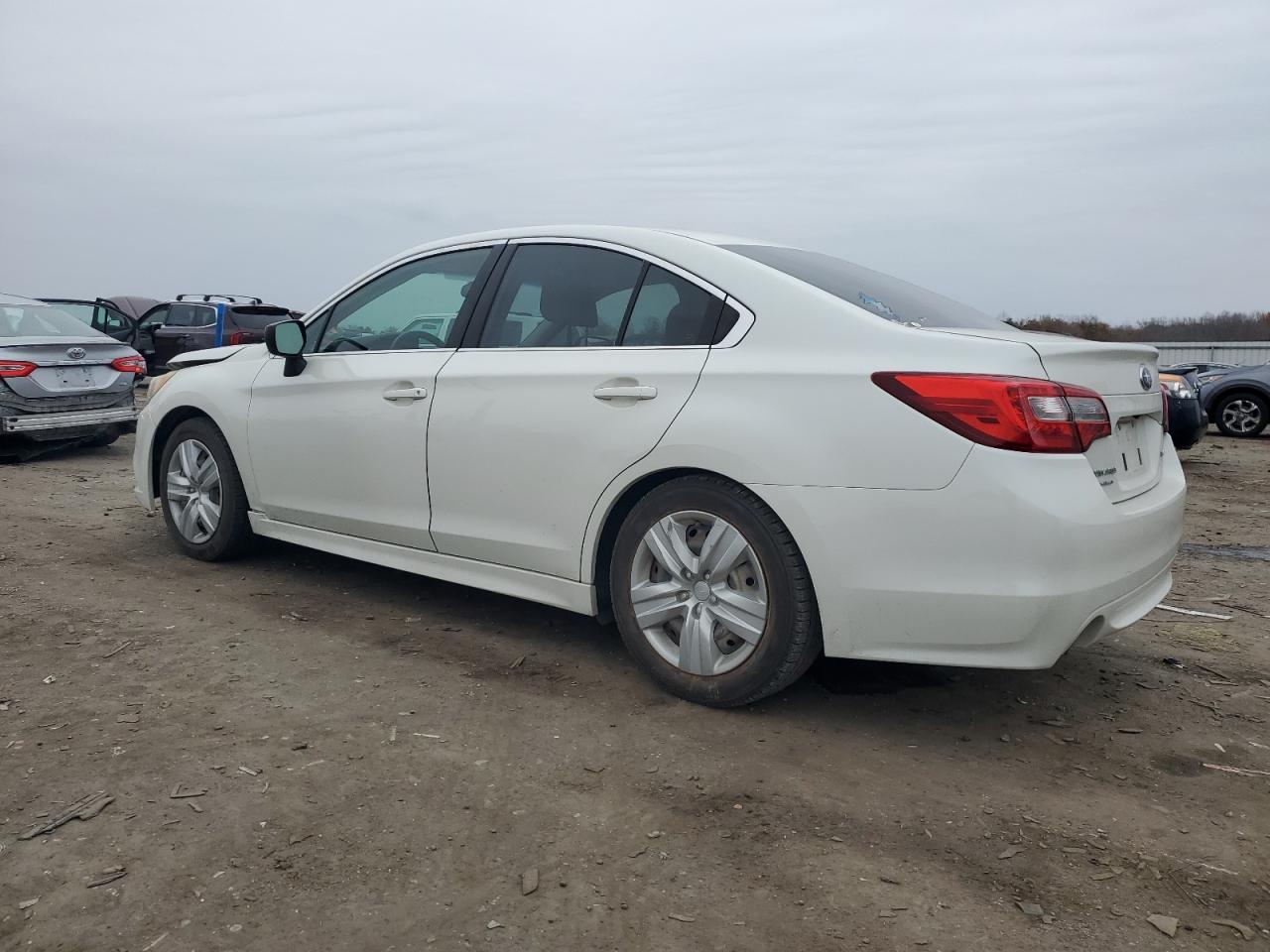 2015 Subaru Legacy 2.5I - Фото 2