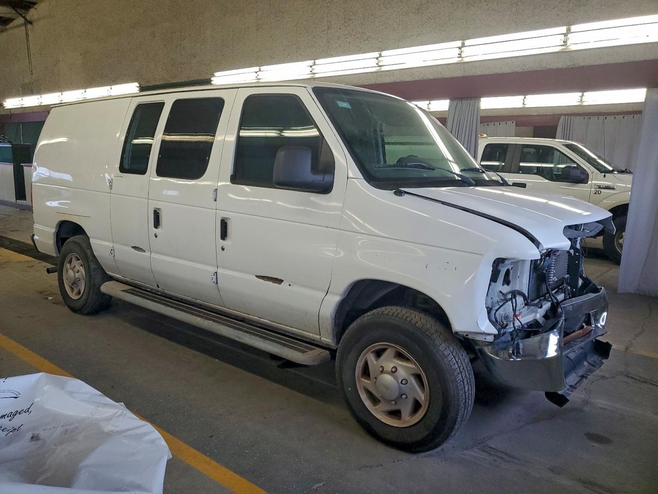 2013 Ford Econoline E250 - Фото 4