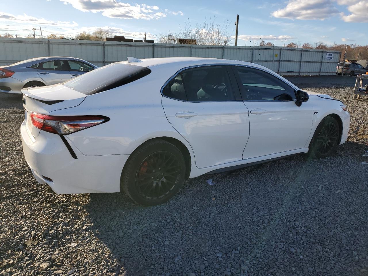 2019 Toyota Camry L - Фото 3