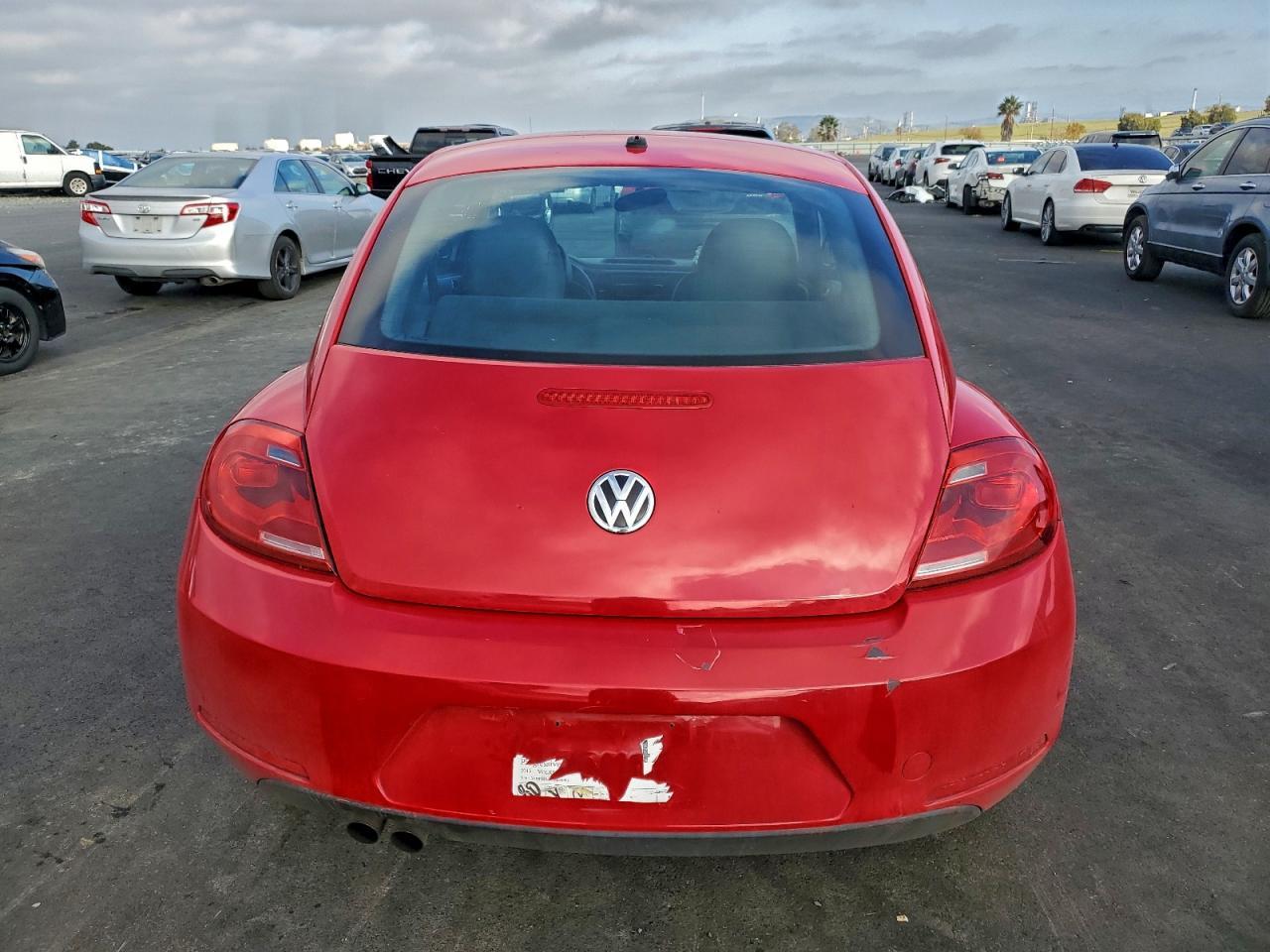 2015 Volkswagen Beetle 1.8T - Фото 6