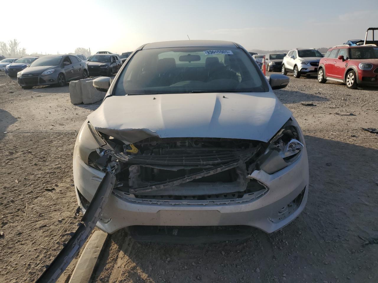 2017 Ford Focus Se - Image 5