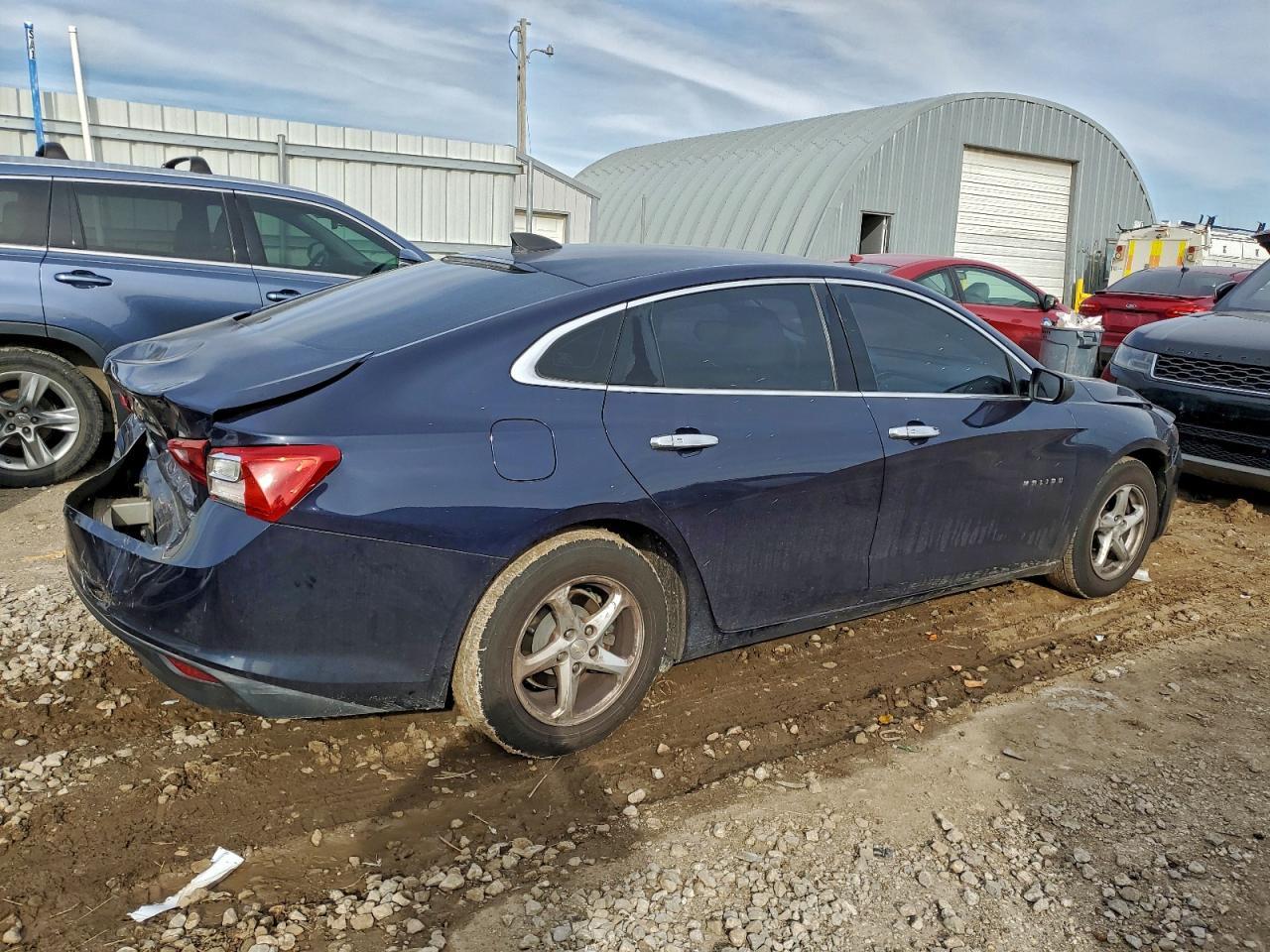 2017 Chevrolet Malibu Ls - Фото 3
