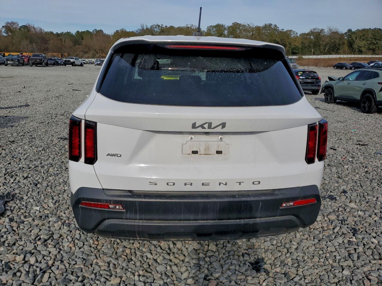 2022 Kia Sorento Lx - Image 6
